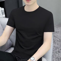 Sportliche, schmal geschnittene Herrenbekleidung, schnelltrocknend