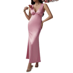 Langes, einfarbiges, figurbetontes Abendkleid mit tiefem V-Ausschnitt und offenem Rücken